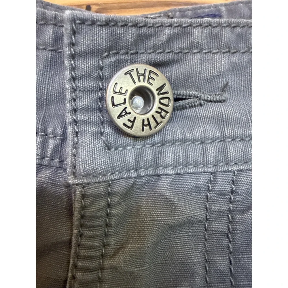 The North Face Cargo Shorts Mens 34 Gray Flat Front 11